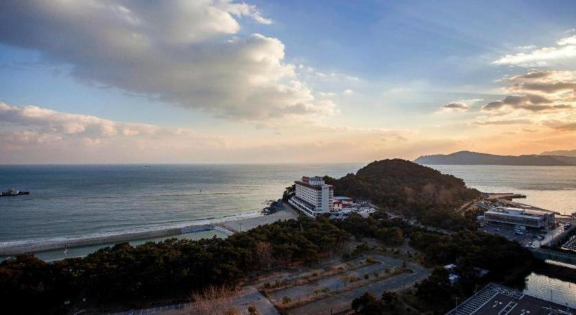 Ambassador Busan Haeundae Hotel Exterior photo